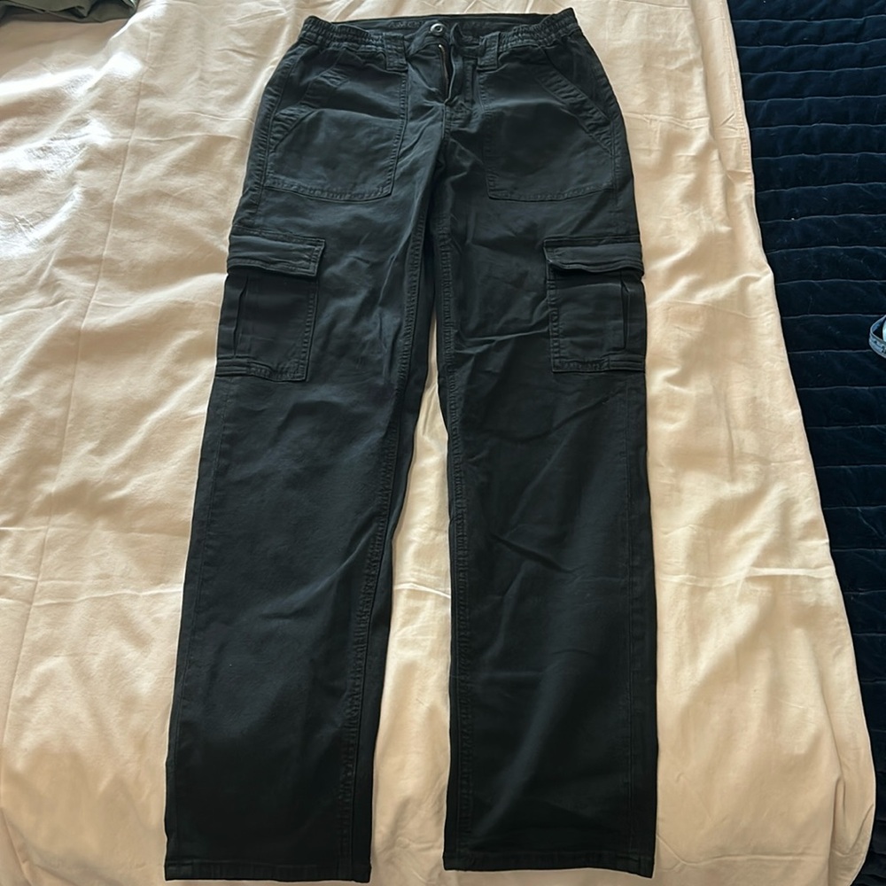 American Eagle black cargo pants